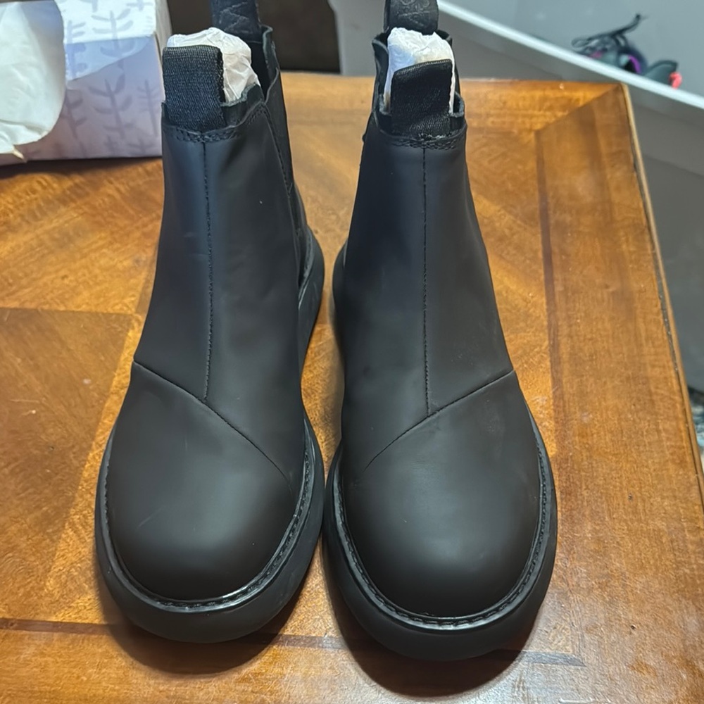 Toms Black Combat Moto Boots Sleek Durable Design